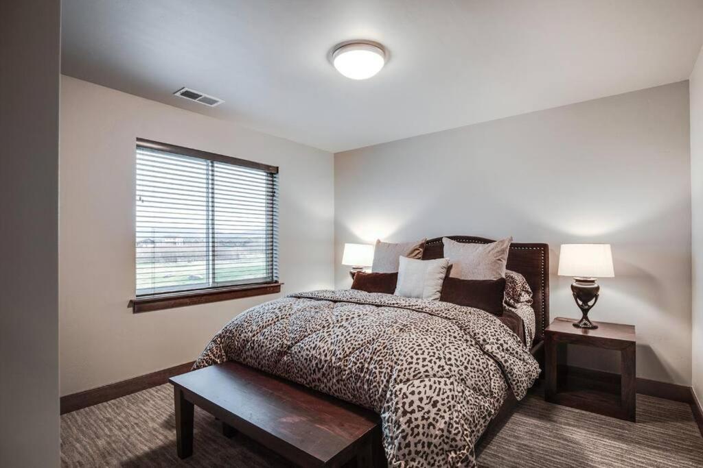 Luxury Townhome On The Park With Bridger Mtn Views Bozeman Kültér fotó